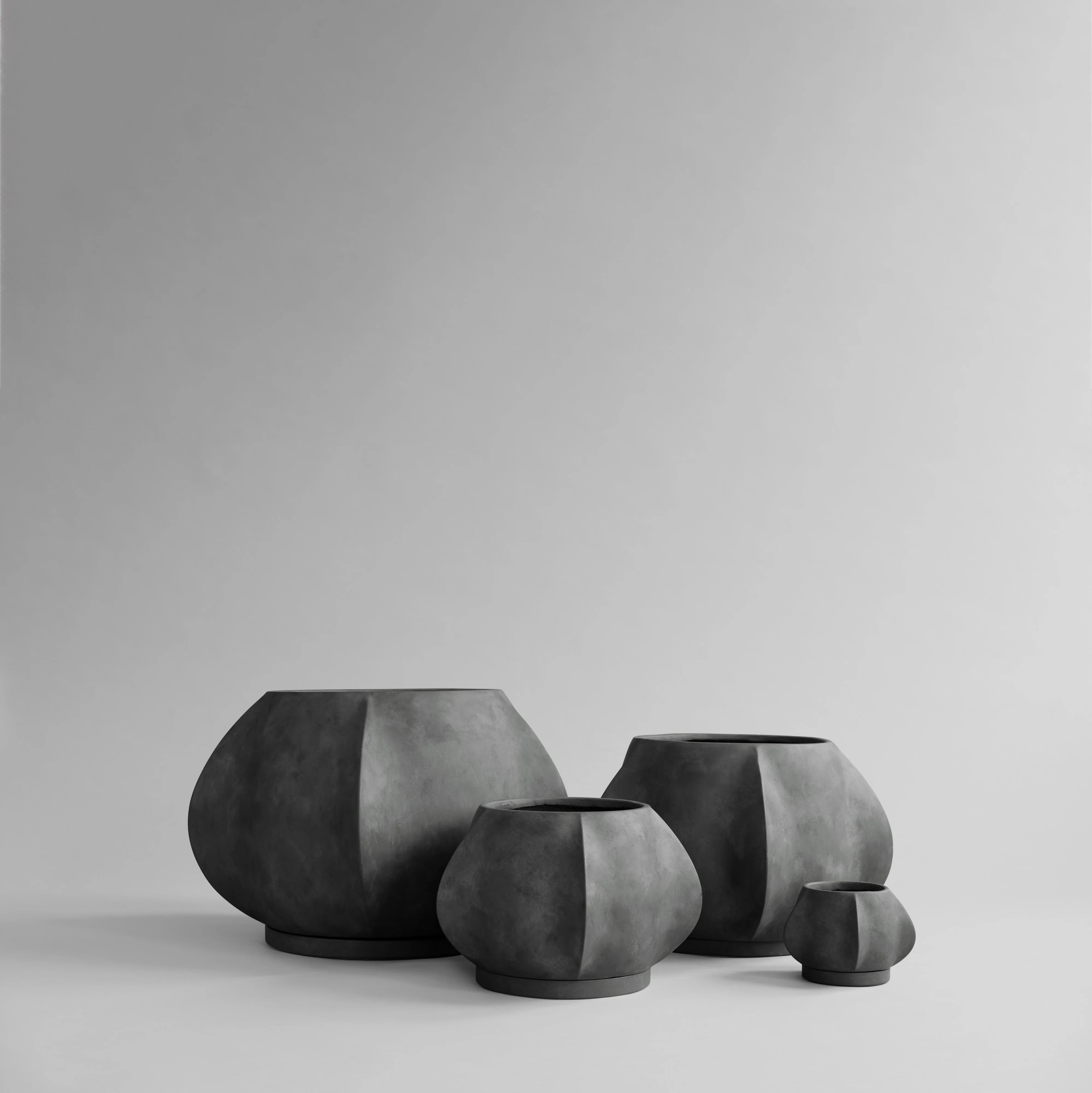 Arket Plant Pot, Medio - Dark Grey - Image 9