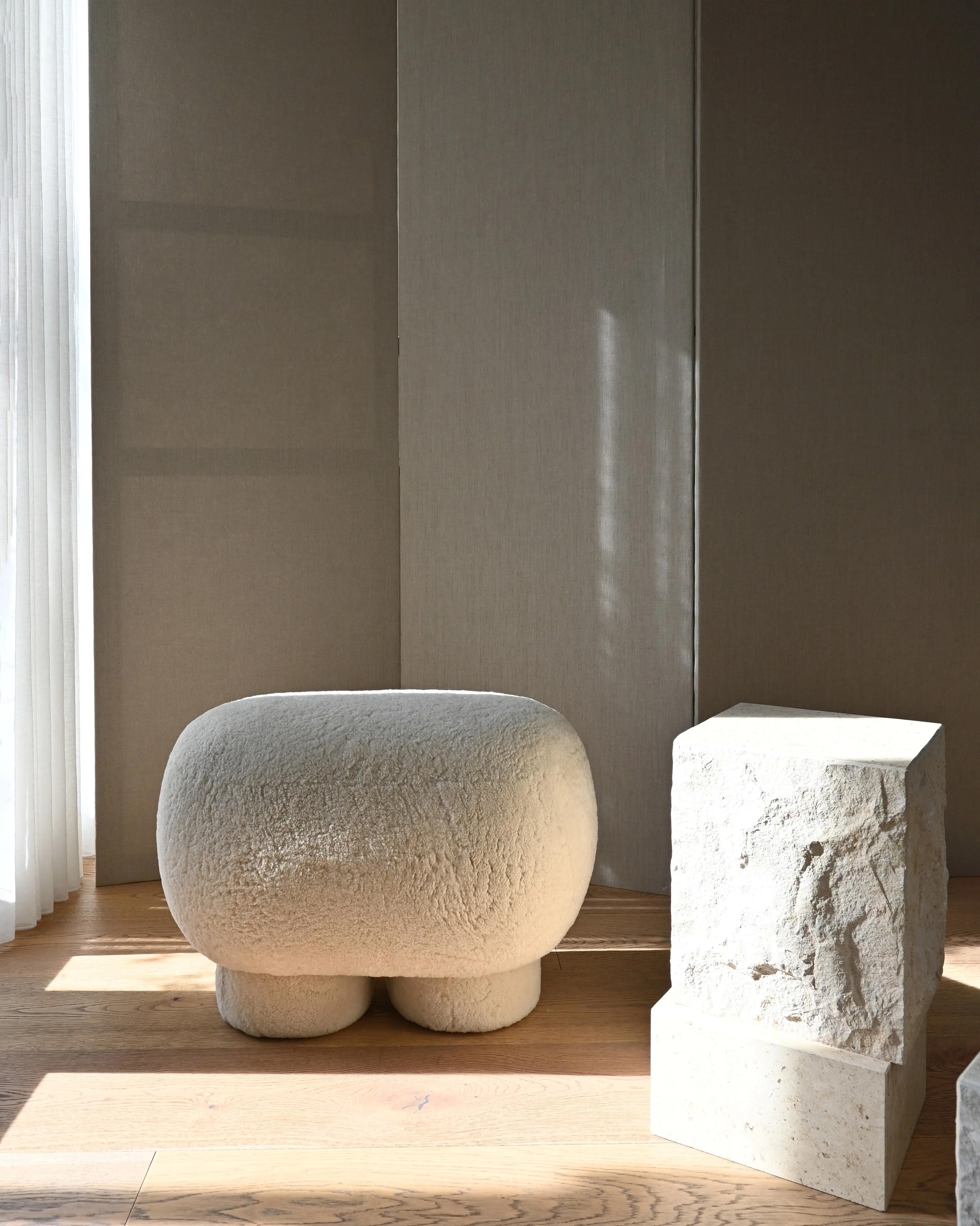 Big Foot Bench, Petit  - Sandshell - Image 4