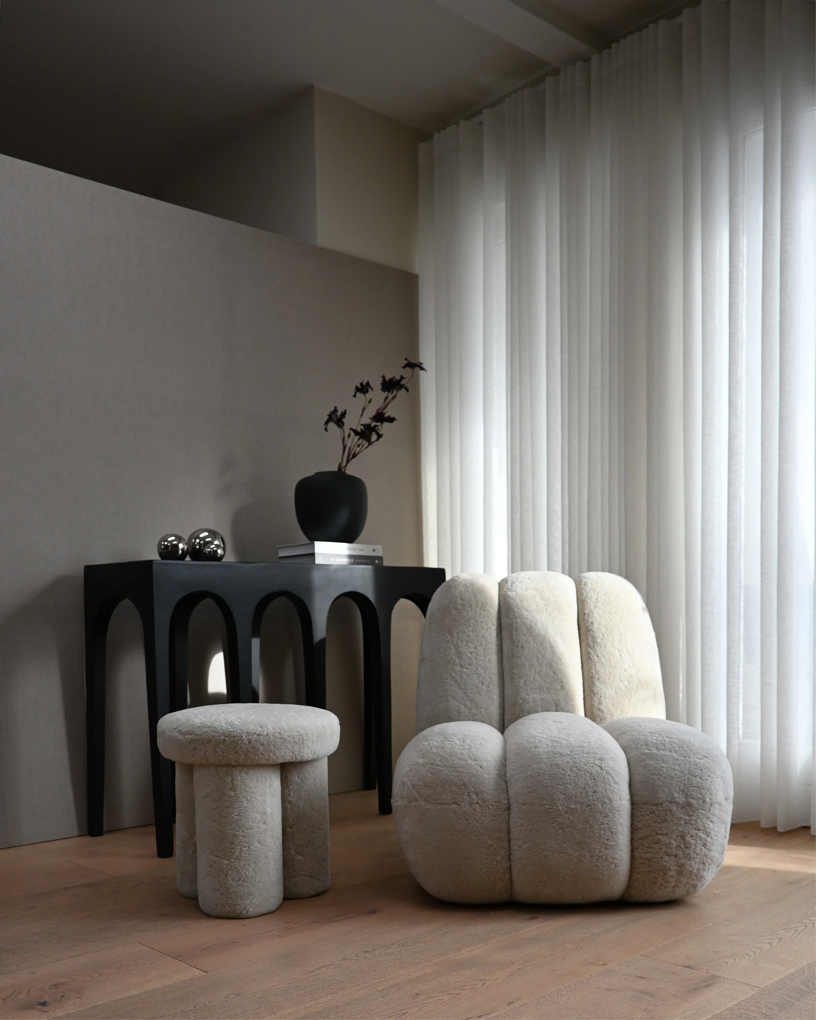 Big Foot Stool - Sheepskin - Image 3