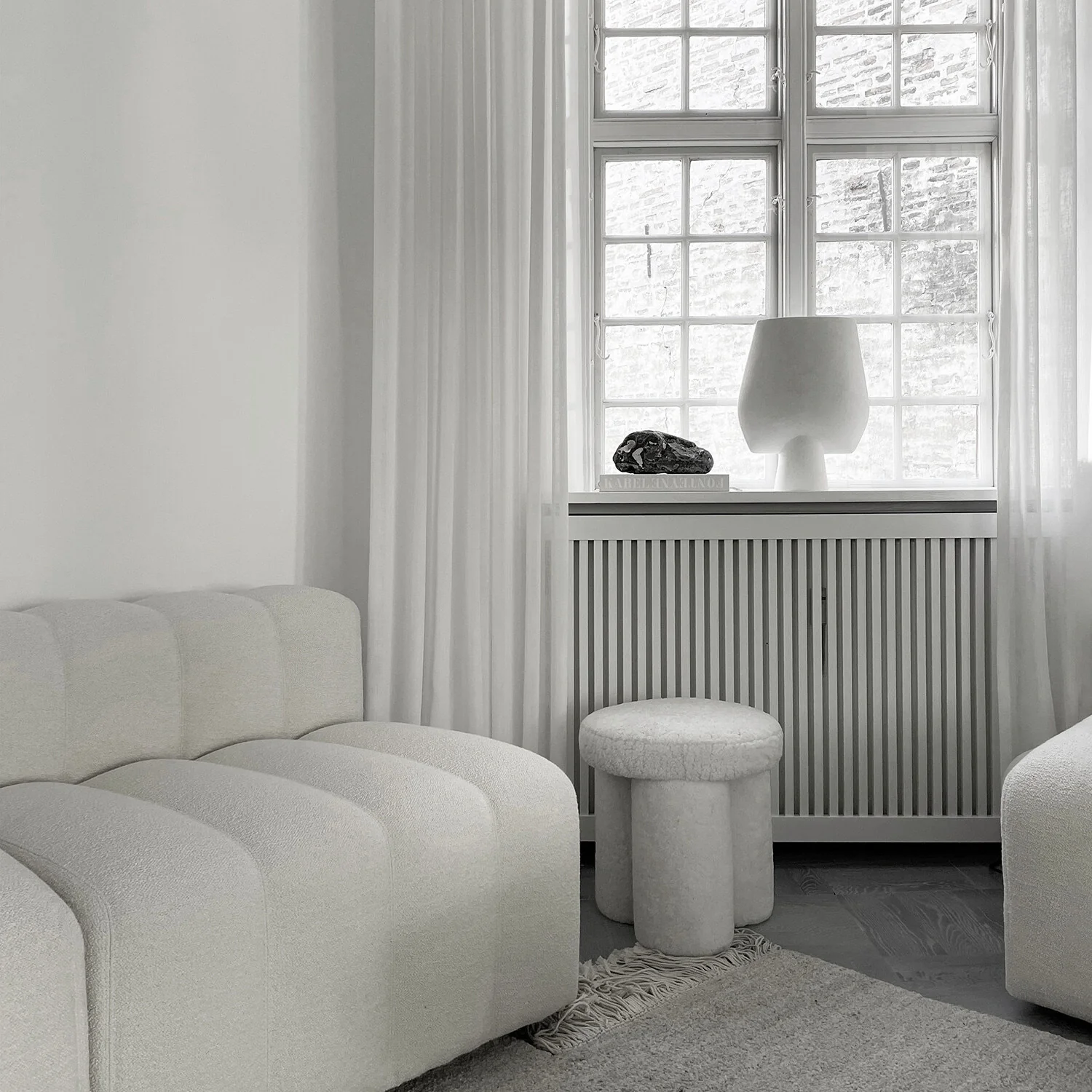 Big Foot Stool - White (Sheepskin) - Image 4