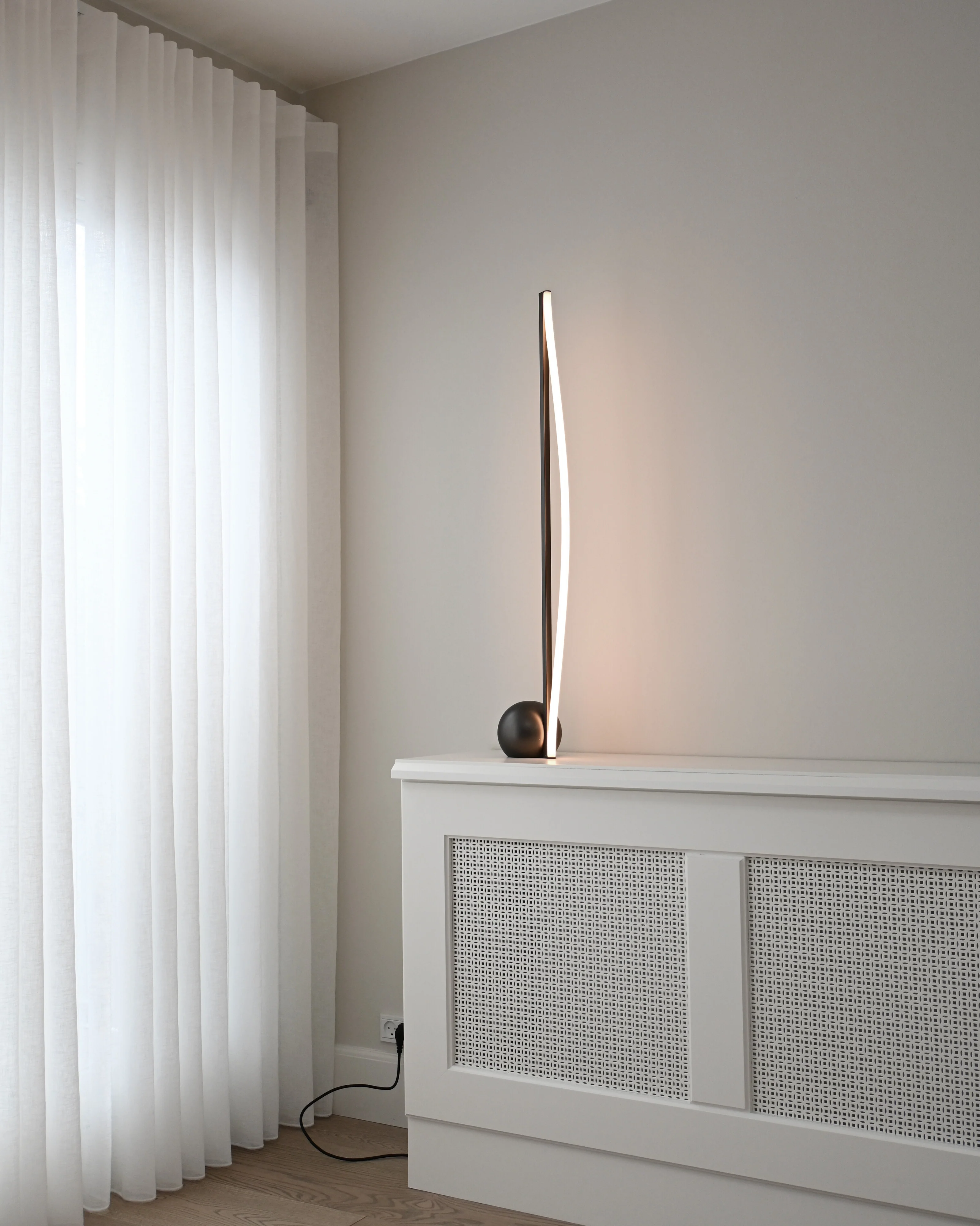 Bow Floor Lamp - Bronze - Image 3