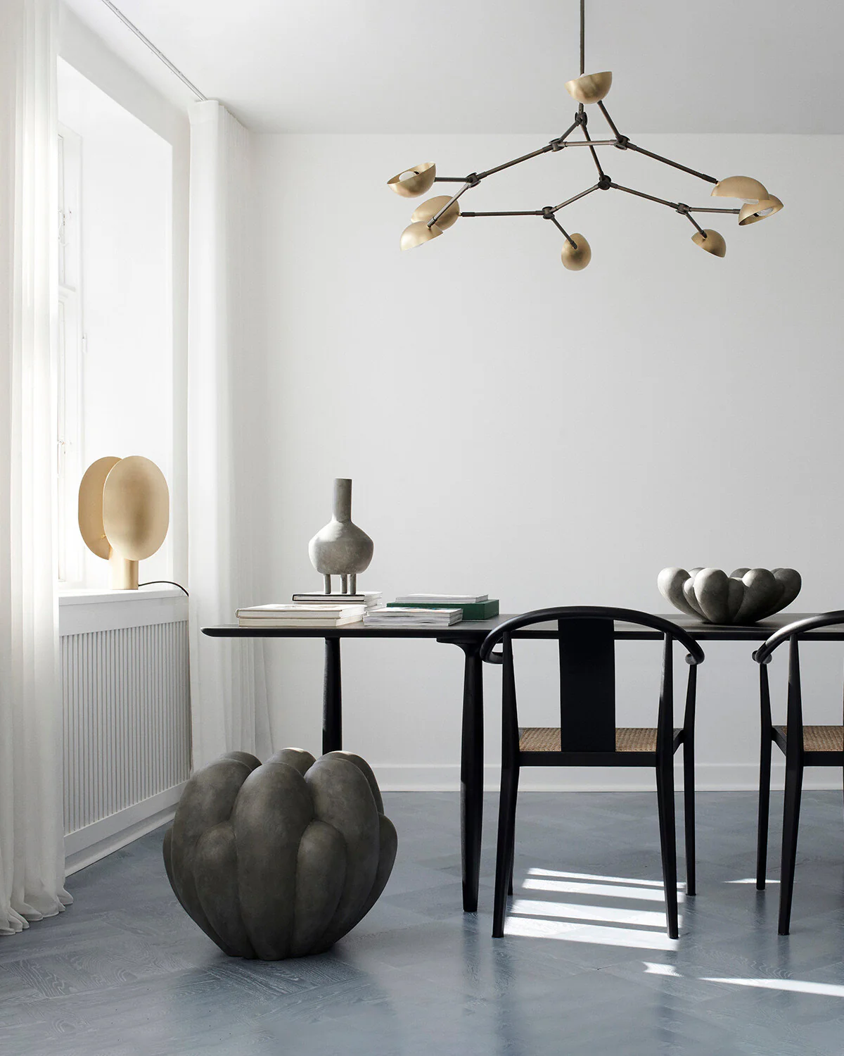 Clam Table Lamp - Brass - Image 4