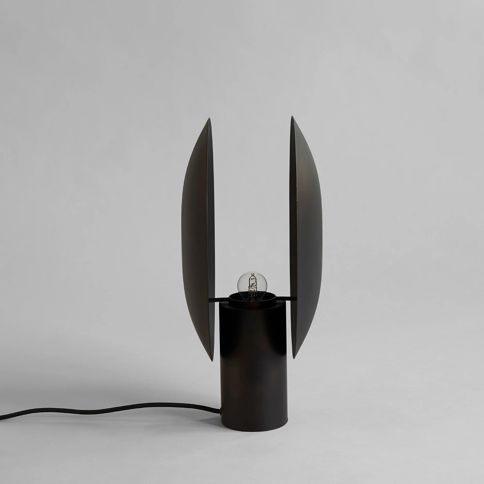 Clam Table Lamp - Burned Black - Image 4