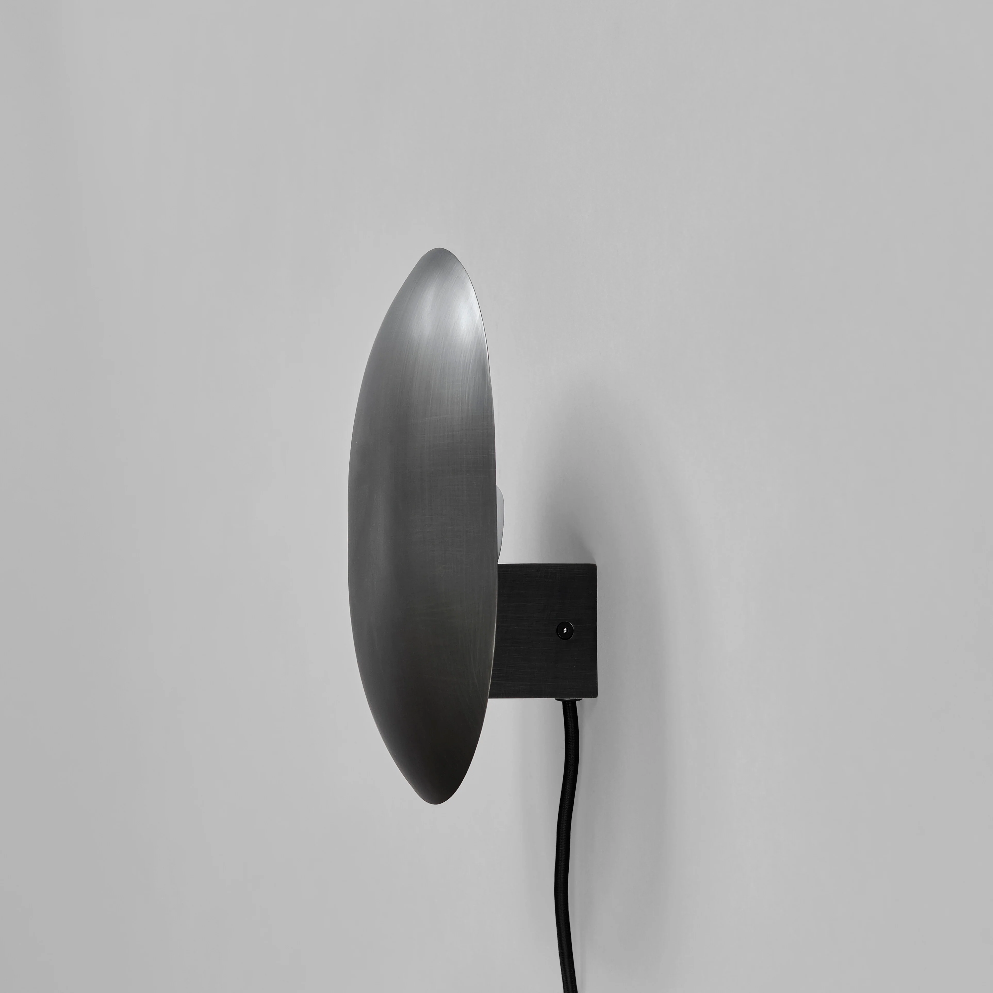 Clam Wall Lamp - Bronze - Image 4