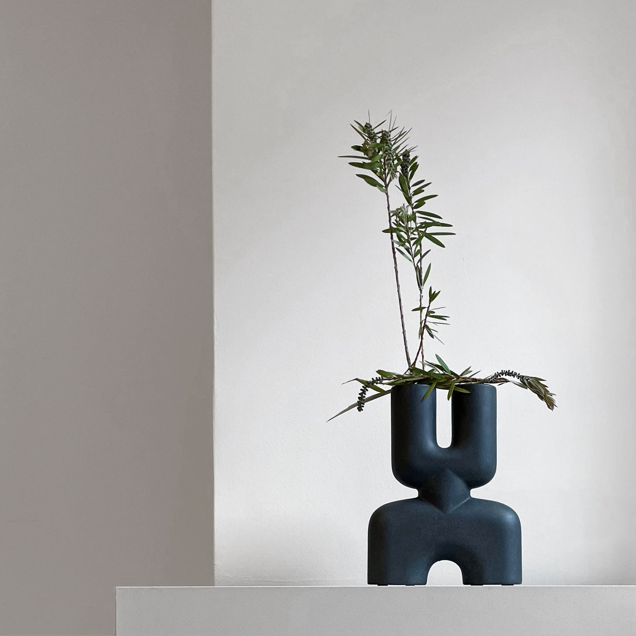 Cobra Vase Double, Mini - Black - Image 11