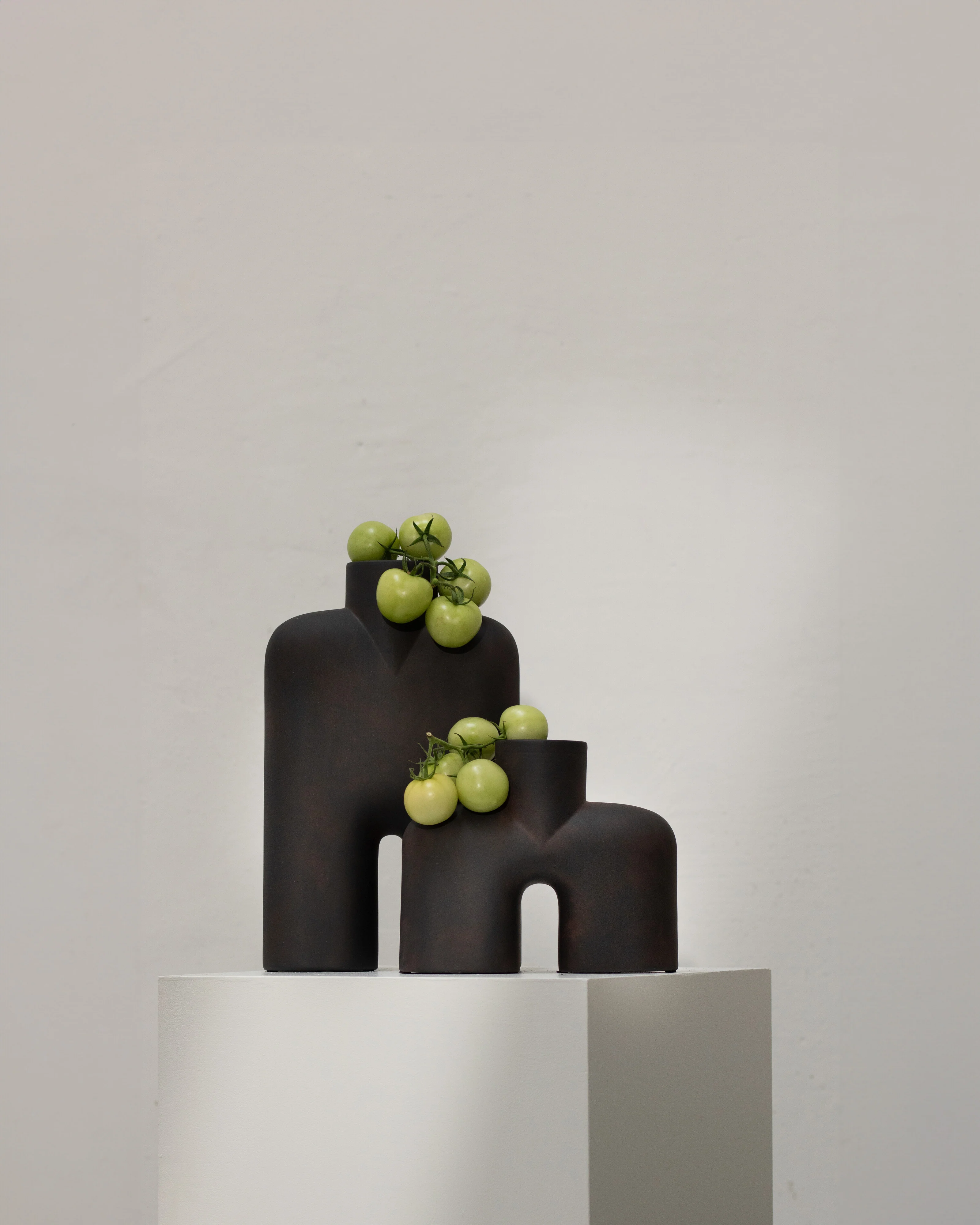 Cobra Vase Tall, Medio - Coffee - Image 6