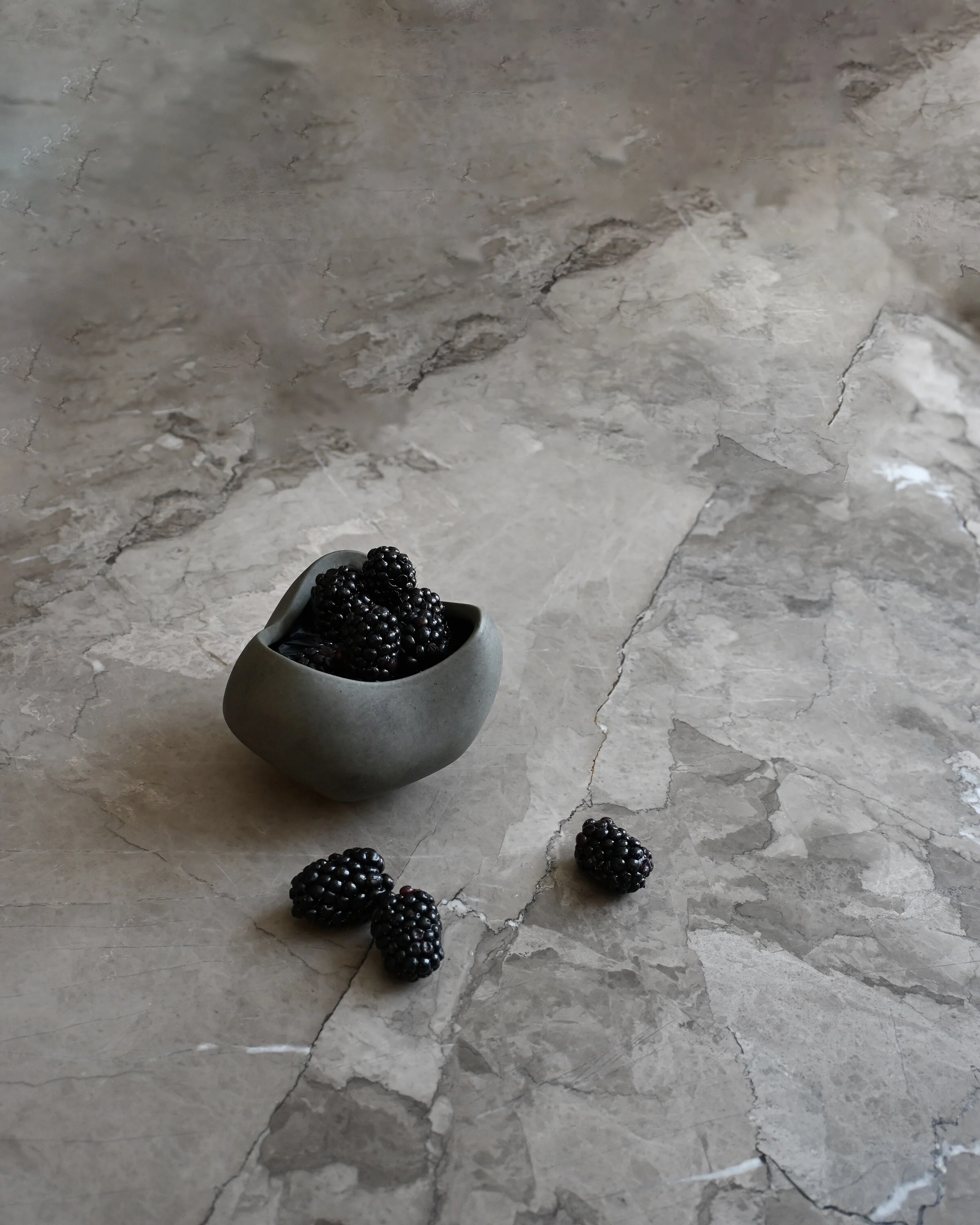 Curve Bowl, Mini - Dark Grey - Image 4