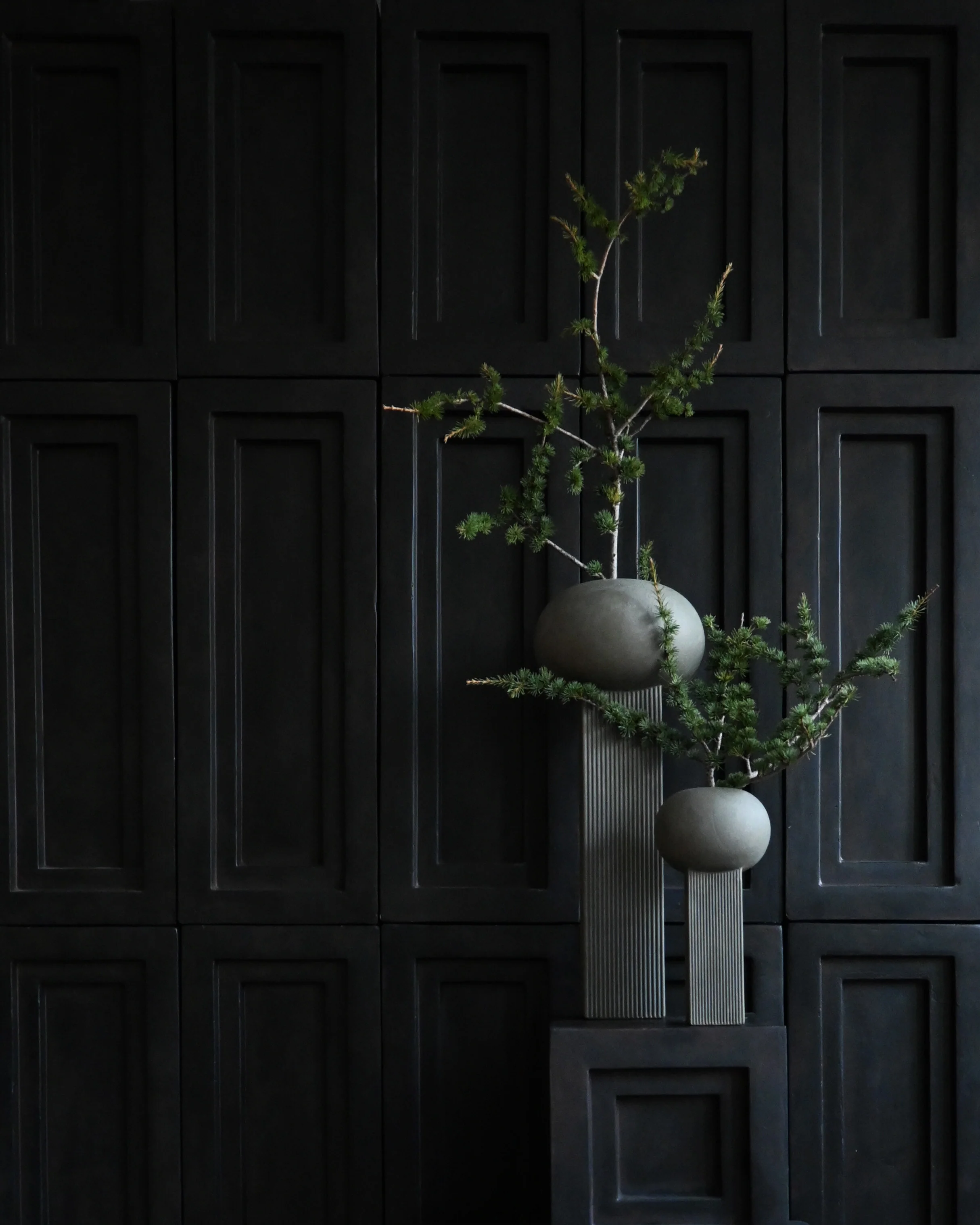 Empire Vase, Mini - Dark Grey - Image 4