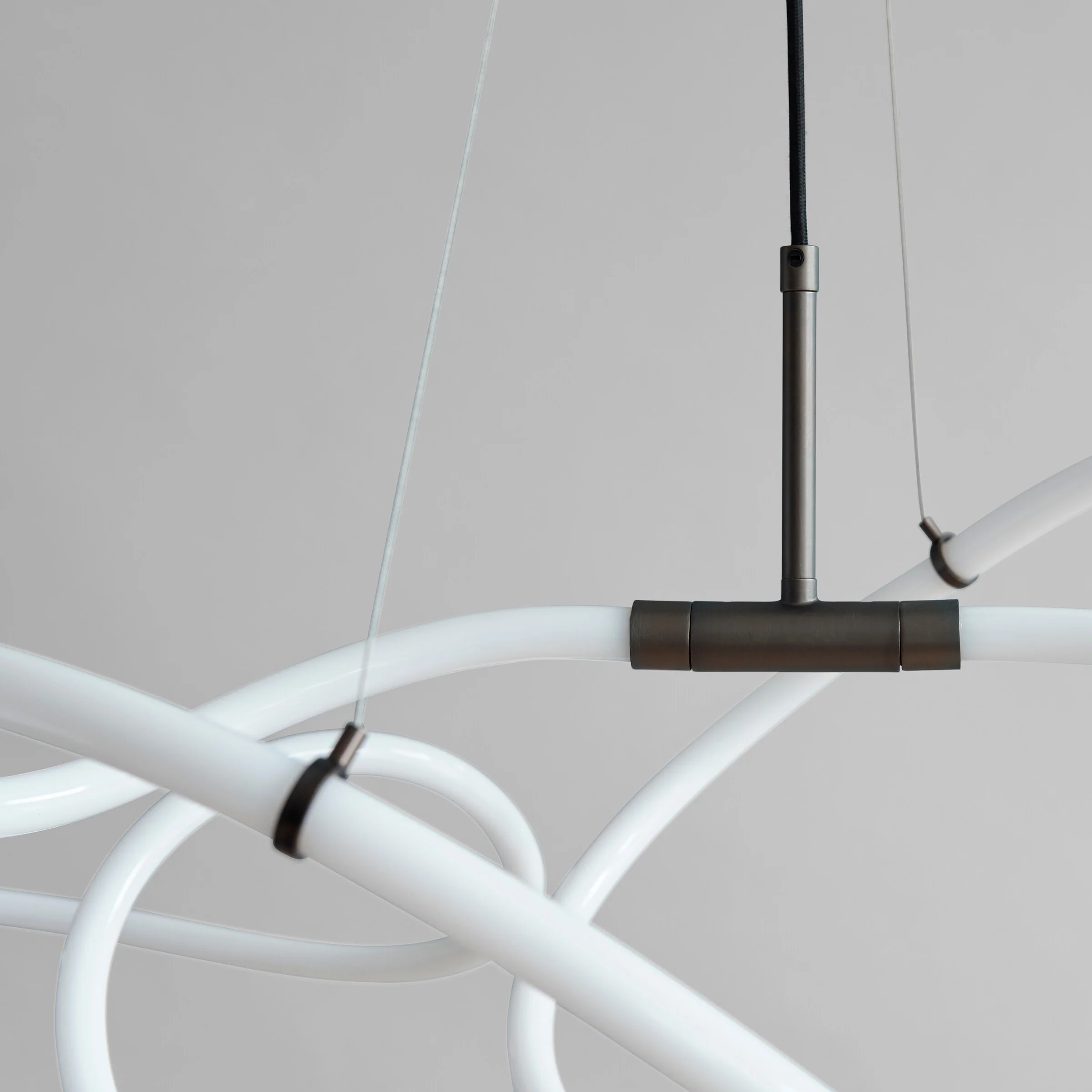 Ghost Chandelier, Big - Neon (5m) - Image 9
