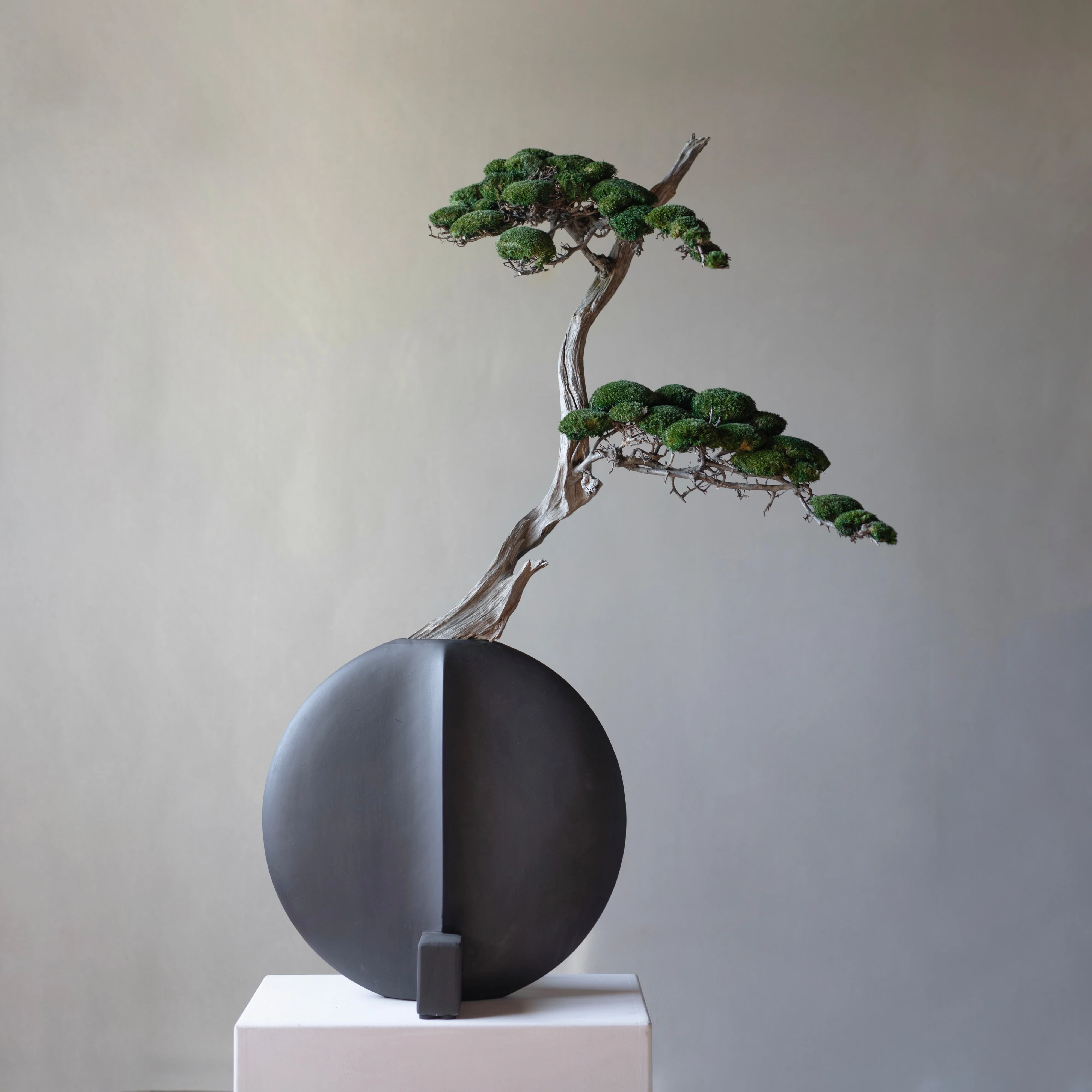 Guggenheim Vase, Big - Coffee - Image 2
