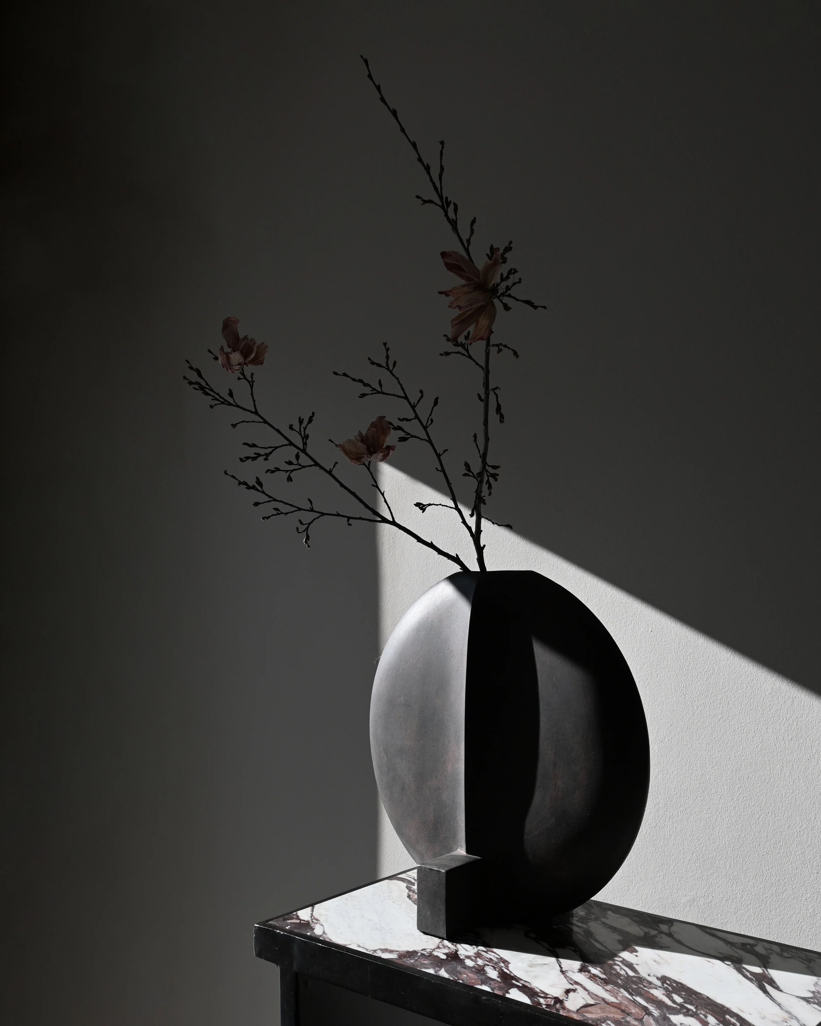 Guggenheim Vase, Big - Coffee - Image 5