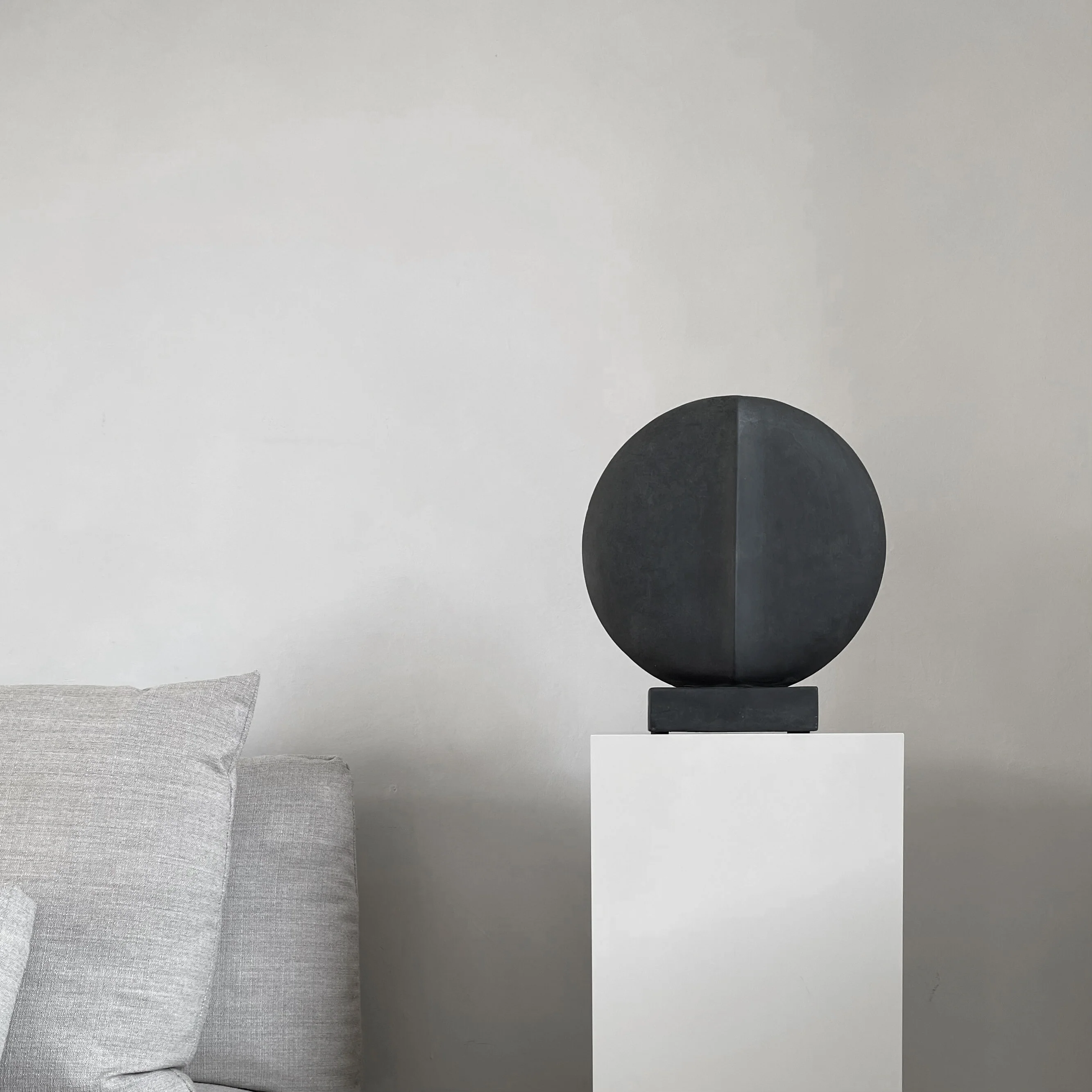 Guggenheim Vase, Mini - Black - Image 3