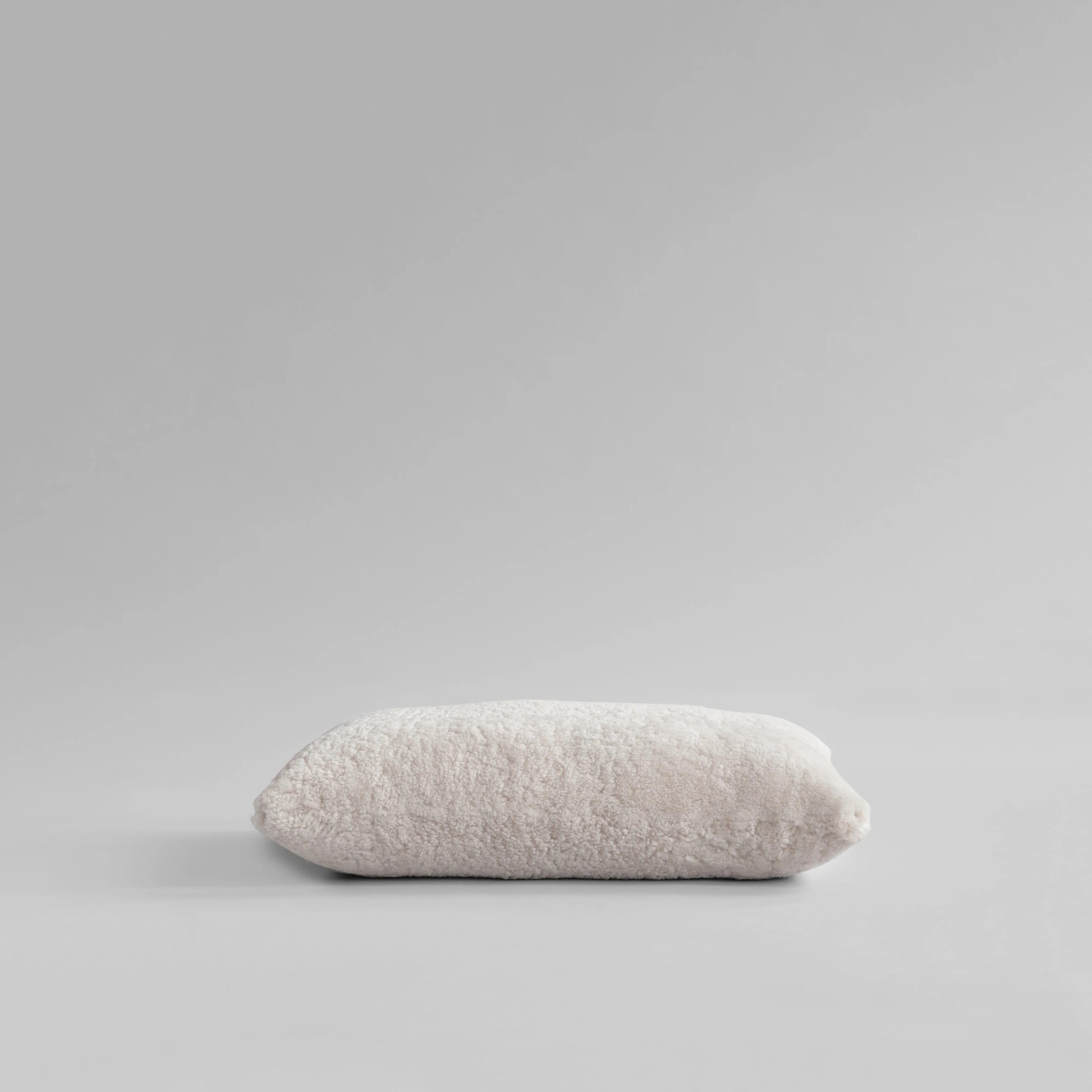 Makura Pillow 11 - Sandshell (Sheepskin) - Image 5