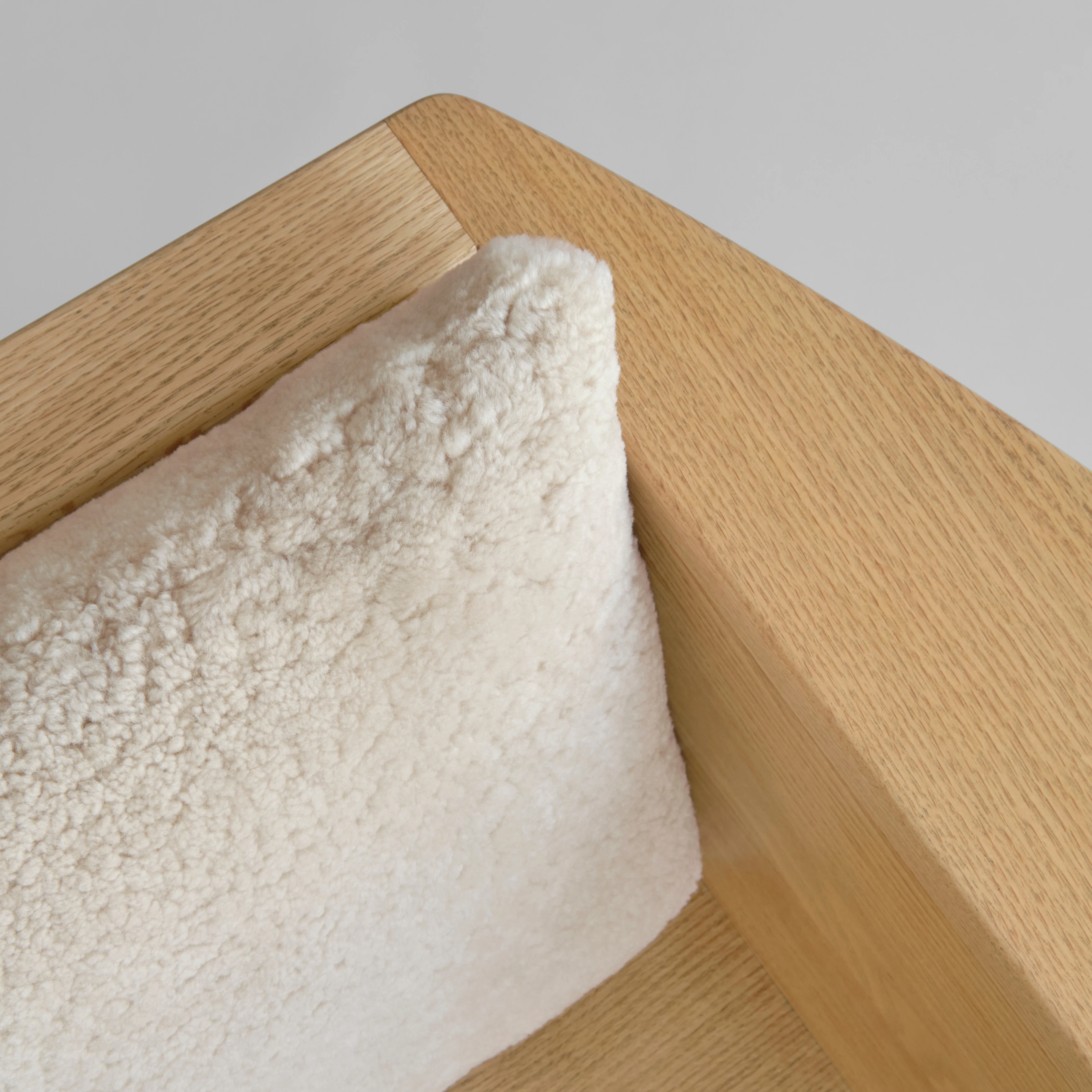 Makura Pillow 11 - Sandshell (Sheepskin) - Image 9