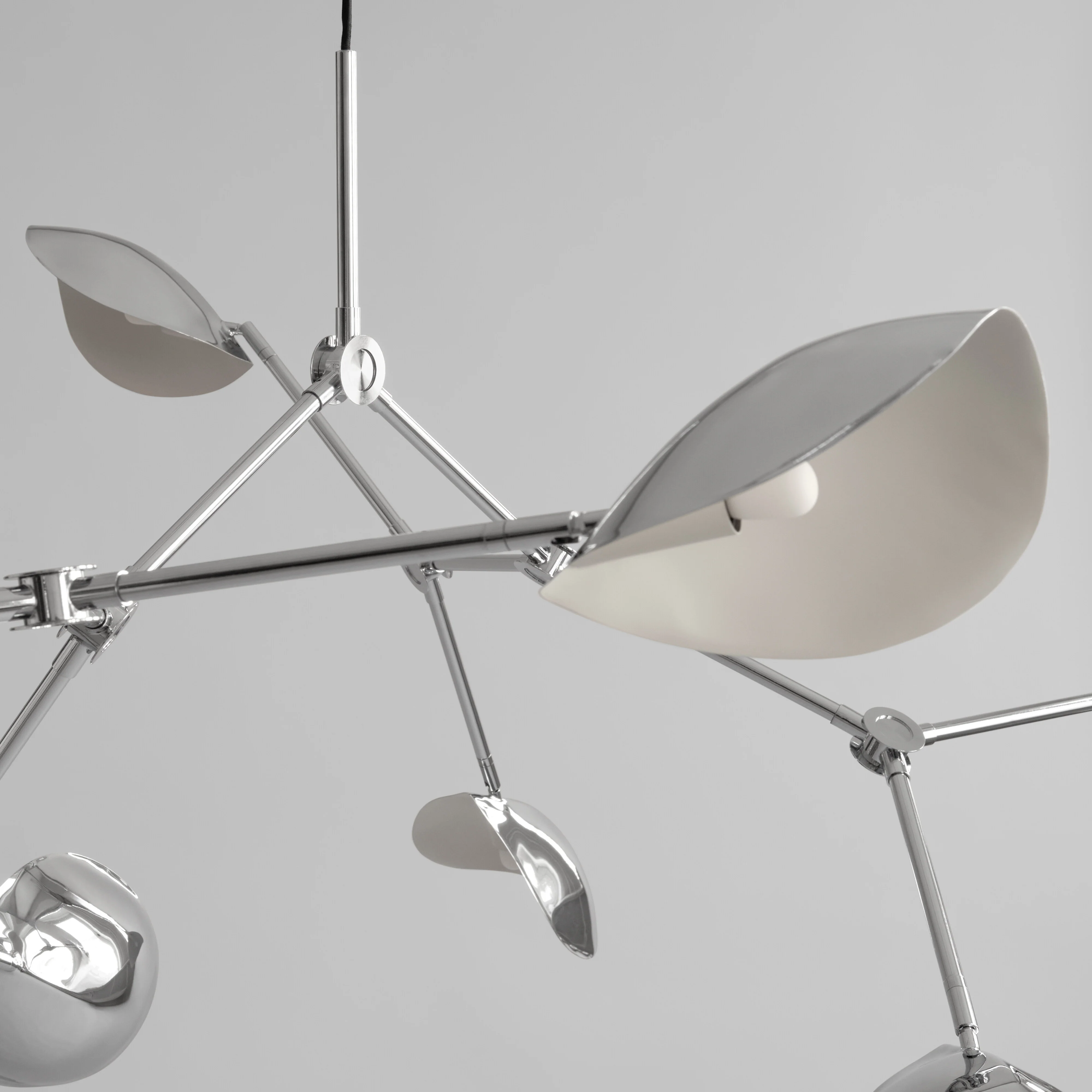 Stingray Chandelier, Grande - Chrome - Image 3
