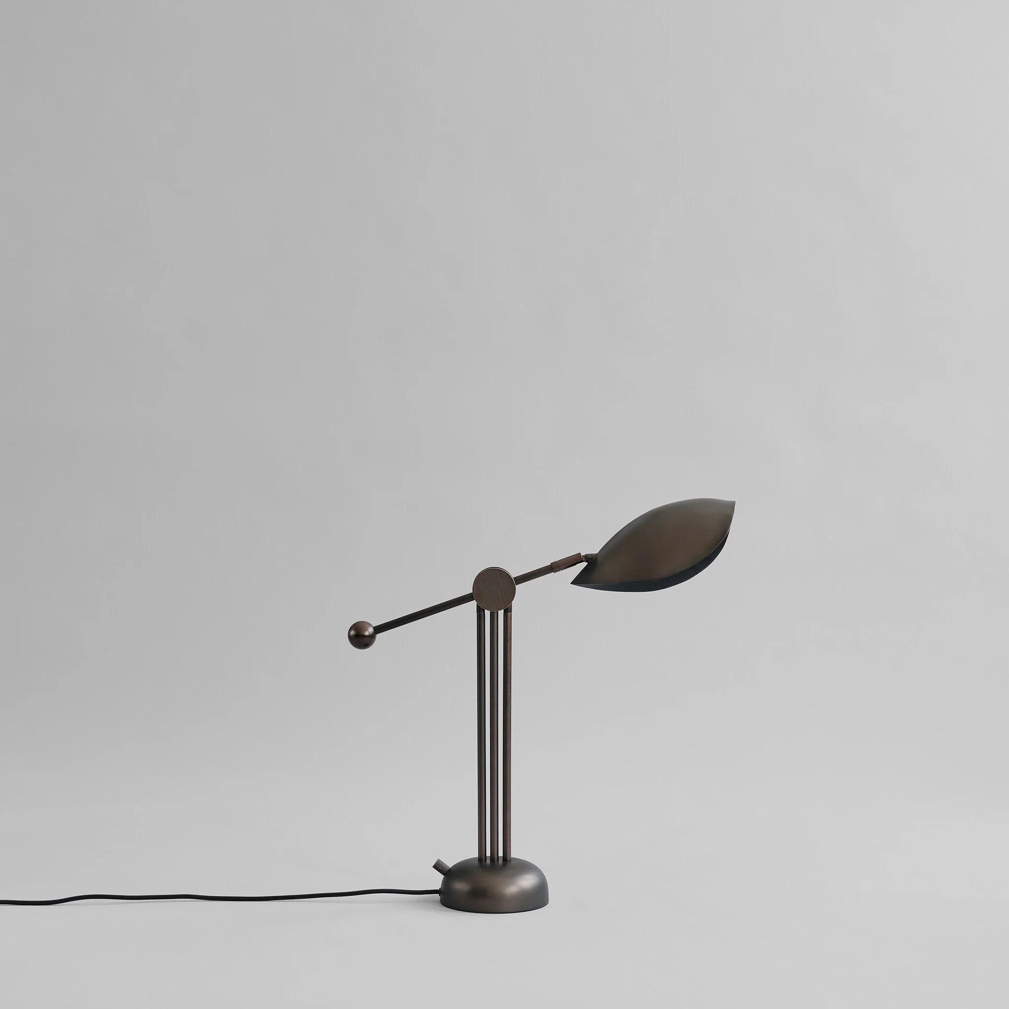 Stingray Table Lamp - Bronze - Image 5