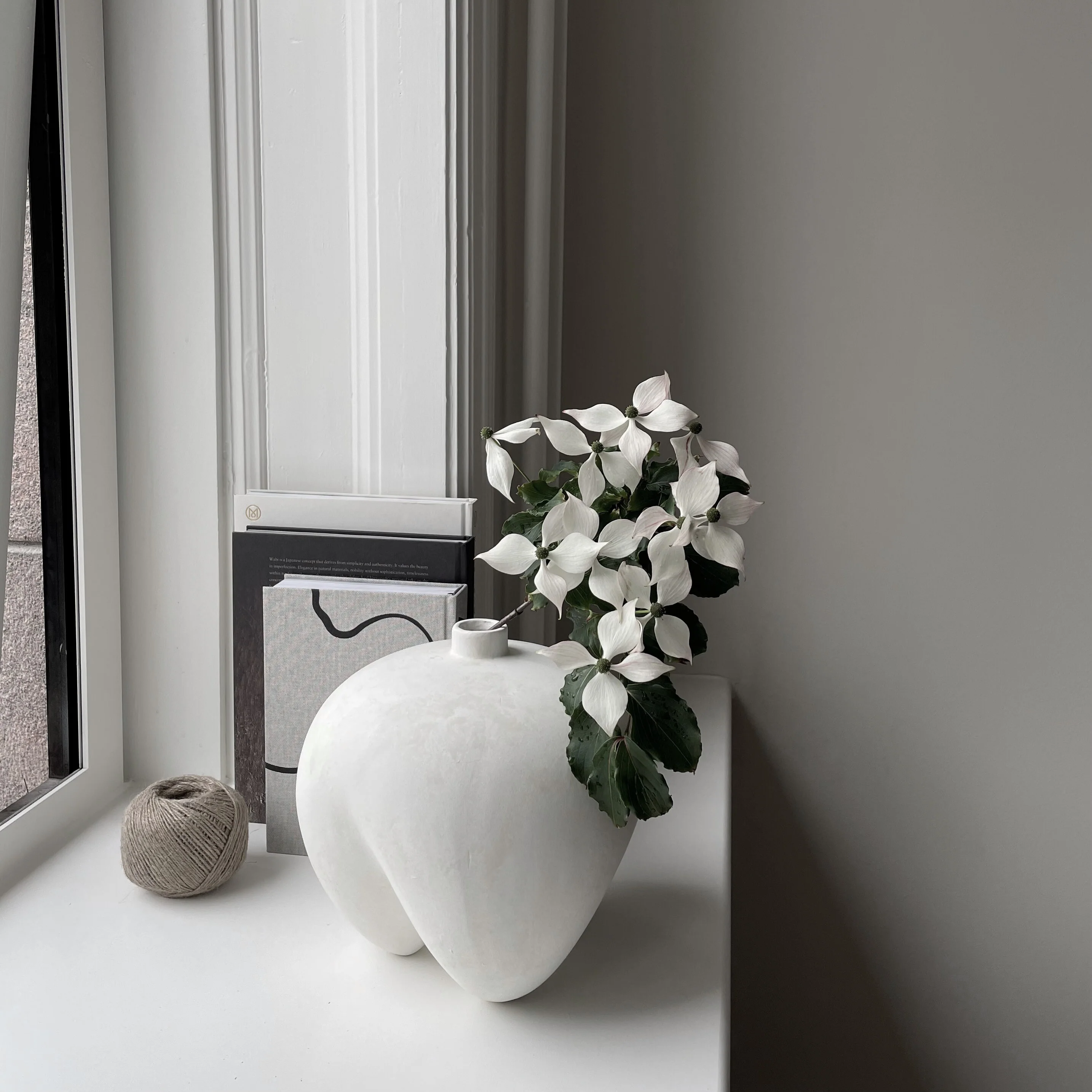Sumo Vase, Mini - Bone White - Image 2