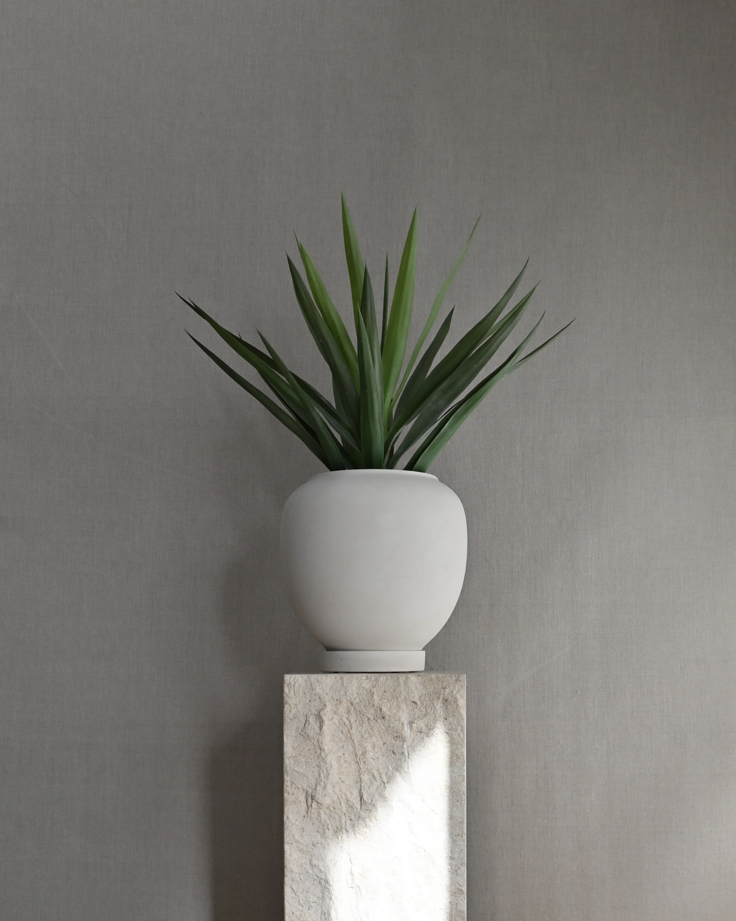 Sunao Plant Pot, Medio - Birch - Image 3
