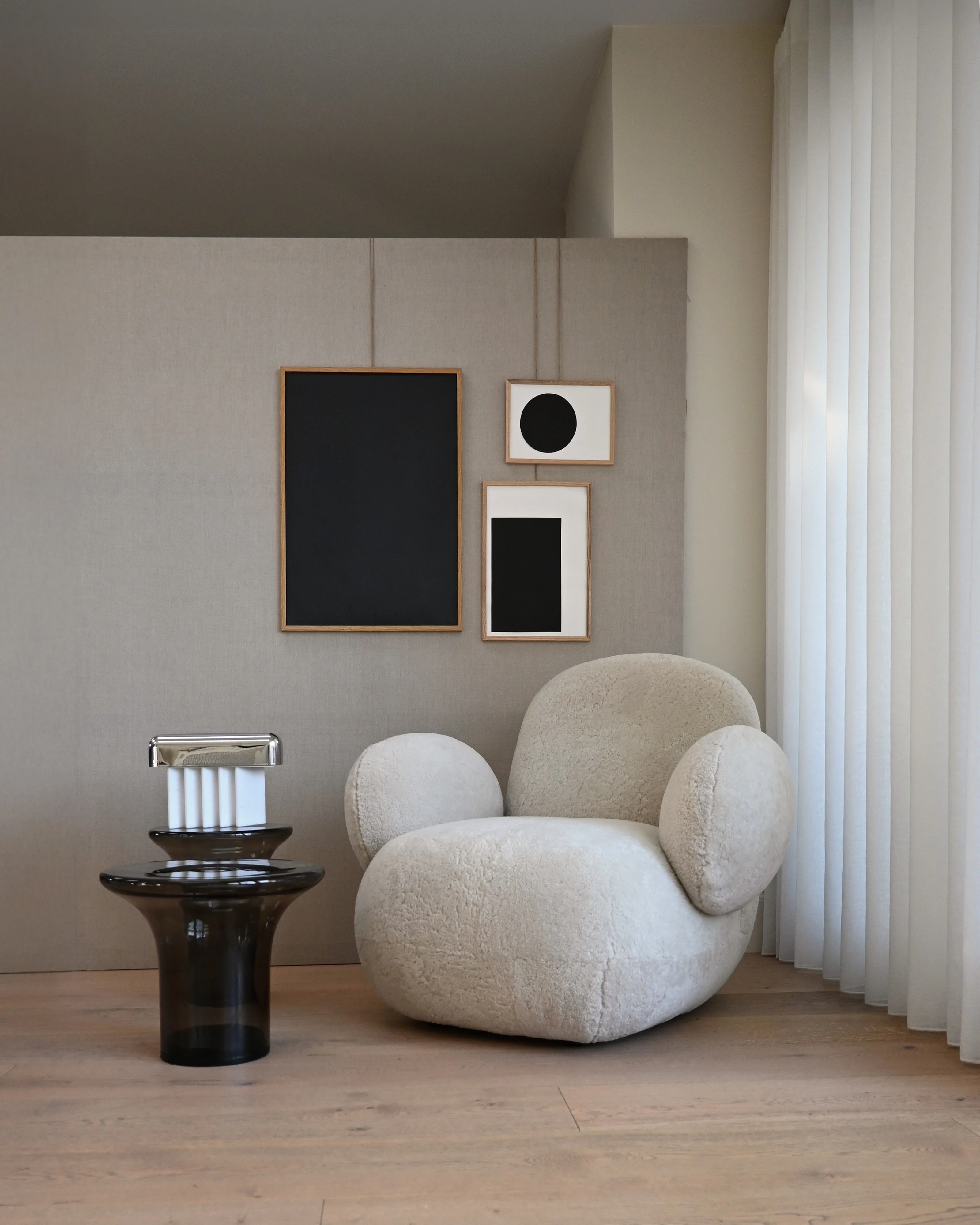 Toe Armchair, Flat - Sandshell (Sheepskin) - Image 3