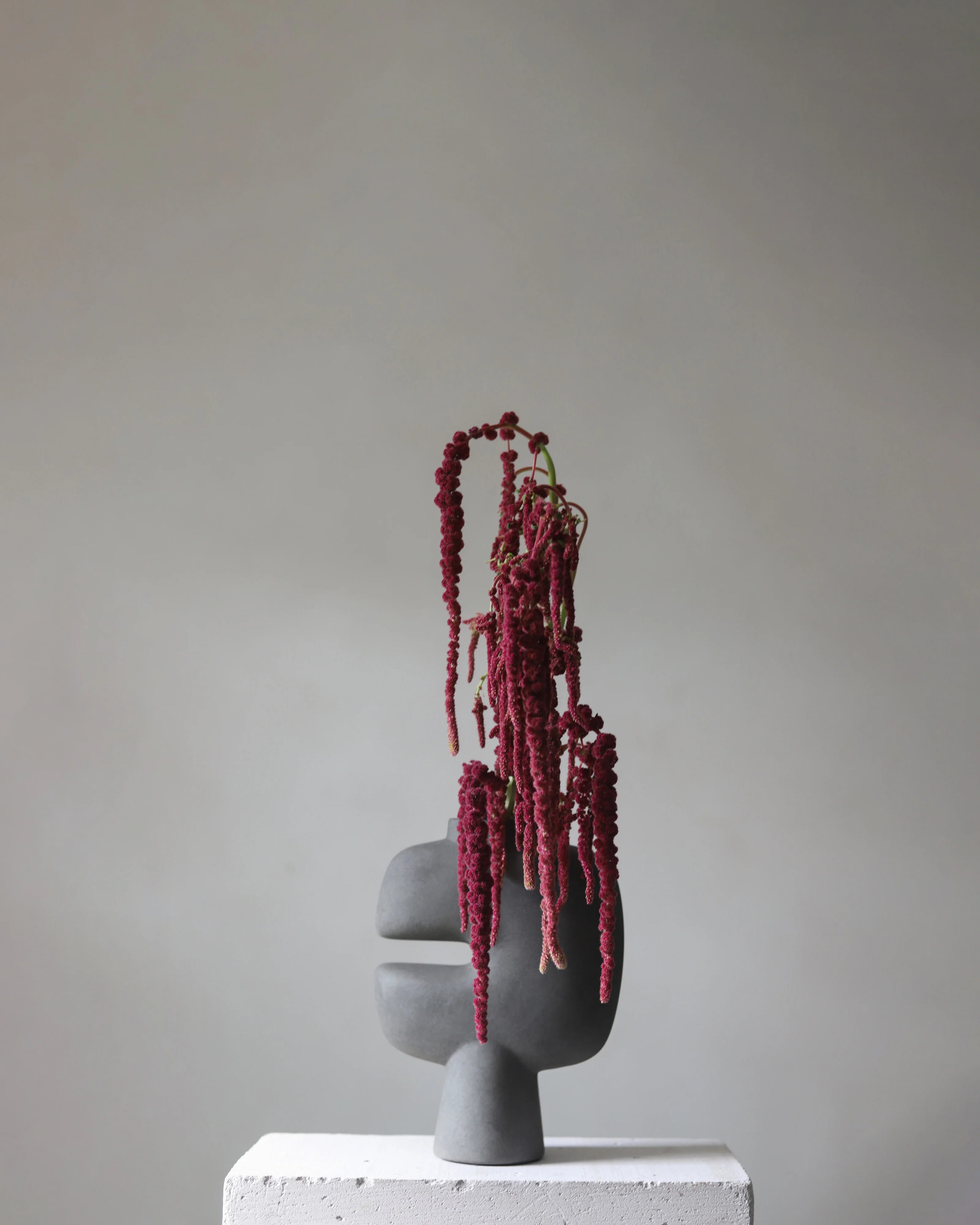 Tribal Vase, Medio - Dark Grey - Image 4